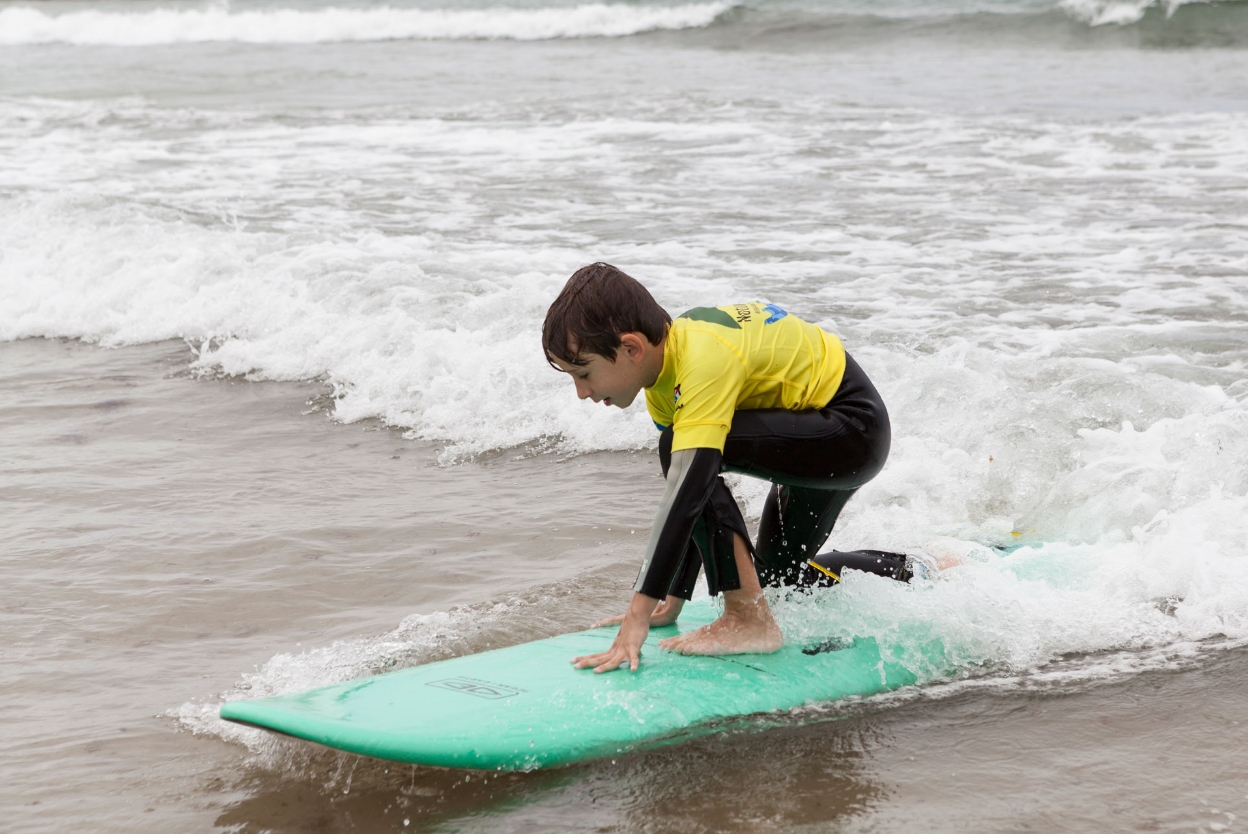 Clase surf infantil